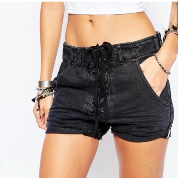 One Teaspoon Pants - Revolve One Teaspoon Super Freaks Lace Up Black Denim Shorts 27
